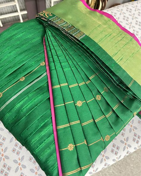 Saree PrePleating service 💚 . . . . . [saree Prepleating, prepleating service , Coimbatore, saree draping, box folding ,saree Drapist] #sareeprepleating #sareeprepleatingservice #sareeprepleatingandfolding #sareeboxfolding #boxfolding #sareedraping #drapingsaree #saree #silksaree #sareelove #coimbatore #chilsezitpark #saravanampatti #keernatham Saree Prepleating, Box Folding, Saree Draping, August 22, Coimbatore, Cute Images, Silk Sarees, Hair Stylist, Saree