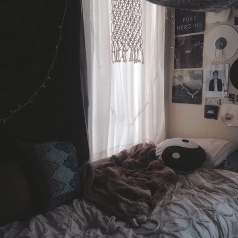 fyeahcooldormrooms tumblr 2014 Room Tumblr, 2014 Tumblr Aesthetic Bedroom, 2014 Tumblr Aesthetic Room, 2014 Room, 2014 Nostalgia, 2017 Aesthetic, 2014 Era, Cool Dorm, 2014 Vibes