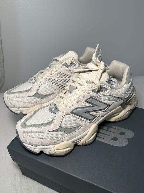 Womens Sneakers Aesthetic, Shoes Aesthetic New Balance, Nb 9060 Outfit Woman, New Balance 9060 Women, New Balance Shoes 9060, Outfit Ideas Cargo, 9060 New Balance, Outfit Ideas Cargo Pants, Basic Outfit Ideas