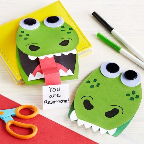 RAWR-Some Dinosaur Card Construction Paper Crafts, Dinosaur Cards, Cards For Kids, Quilling Designs, Birthday Cards Diy, Construction Paper, Paper Crafts Diy Kids, Kids Club, Kid Crafts