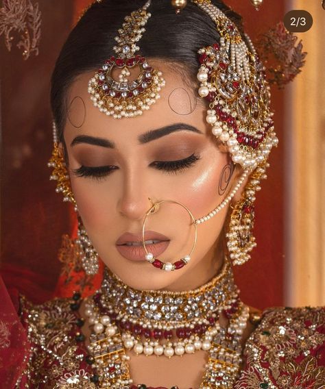 Soft Glam Indian, Pakistani Bridal Makeup Red, Bridal Look Indian, Wedding Jewelery, Pakistani Bridal Makeup, Bridal Makeup Images, Asian Jewelry, Indian Bridal Fashion, Soft Glam