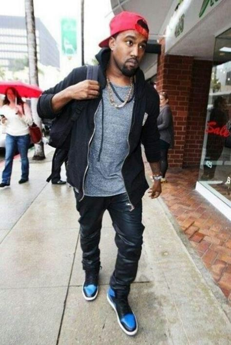 Old Kanye West Style, Old Kanye West, Kanye West Style Outfits, Kanye Outfits, Kanye Fits, Kanye West Balenciaga, Old Kanye, Winter Stem, Mens Clothing Trends