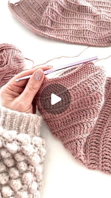 Drop Stitch Crochet, Crochet Loop Stitch, Silk Crochet, Stitch Tutorial, Different Stitches, Moss Stitch, Double Crochet Stitch, Crochet Jacket, Modern Crochet