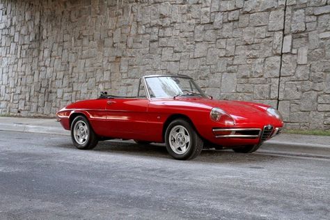 Alfa Romeo Convertible, Alfa Romeo Spider Duetto, Alfa Spider, Alfa Romeo 8c, Coolest Cars, Alfa Romeo Spider, Fast Bikes, Italian Designers, Alfa Romeo Cars