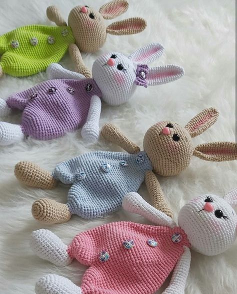 Projek Mengait, Crochet Baby Doll, Crochet Baby Mobiles, Crochet Baby Gifts, Crochet Lovey, Crochet Toys Free, Crochet Bunny Pattern, Pola Amigurumi, Crochet Baby Toys