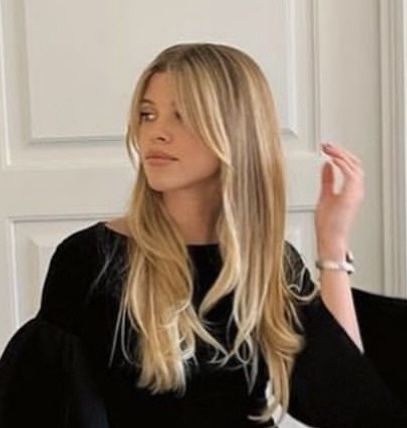 Sofia Richie Grainge, Blonde Layered Hair, Summer Blonde Hair, Layered Haircuts For Medium Hair, Chefs Kiss, Honey Blonde Hair, Blonde Hair Inspiration, Blonde Hair Looks, Hair Appointment