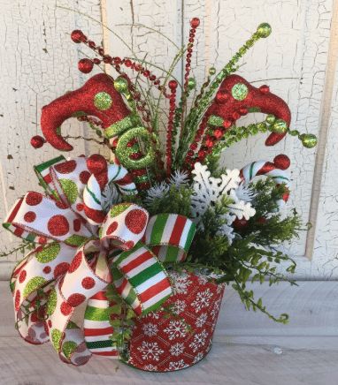 Elf Centerpieces, Centerpiece Christmas Table, Table Centerpiece Christmas, Christmas Table Centerpiece, Elf Boots, Large Christmas Wreath, Red Christmas Wreath, Green Elf, Cute Christmas Decorations