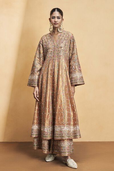 Rewild – Fashion For Good Sharara Set Indian Weddings, Karishma Kapoor Outfits, Indian Formals, Farewell Saree, Karishma Kapoor, Satin Suit, Boutique Studio, Indian Outfits Lehenga, Embroidered Suit