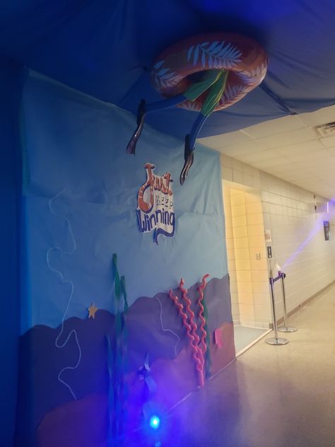 Finding Nemo Hallway Decorations, Finding Nemo Classroom Theme, Finding Nemo Jr Set Design, Finding Nemo Classroom, Finding Nemo Decor, Finding Dory Decorations, Hoco Decorations, Nemo Halloween, Hoco Decor