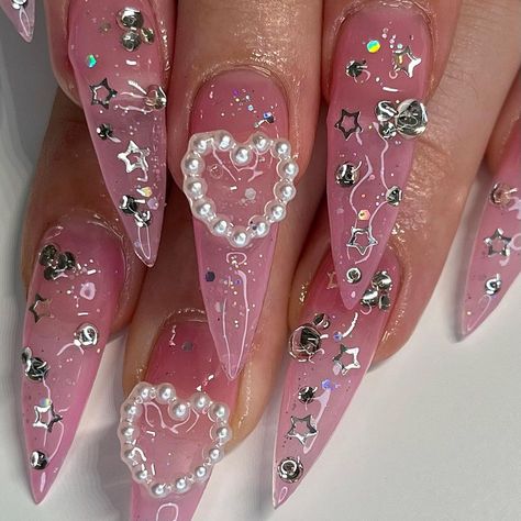 ✧ on Twitter: "Nails by Mae Nailz https://t.co/vkLbmzkt5C https://t.co/ATSKKf3Lp6" / Twitter Grunge Nails, Cute Acrylic Nail Designs, Pretty Gel Nails, Really Cute Nails, Soft Nails, Jelly Nails, Bling Acrylic Nails, Kawaii Nails, Pink Acrylic Nails