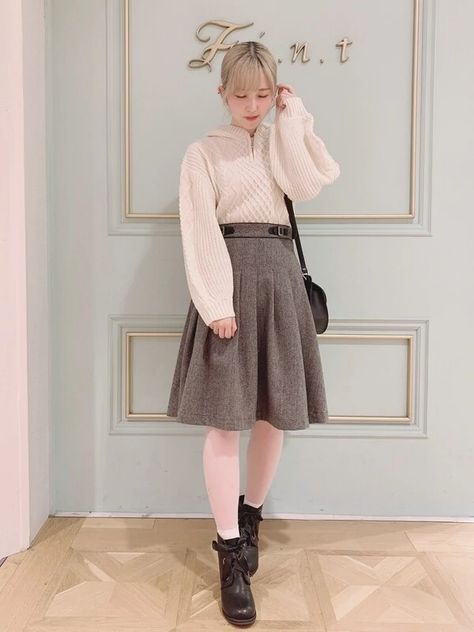 Casual Girly | Japanese Fashion Wikia | Fandom Japanese Teenage Girl Fashion, Casual Japanese Fashion, Japanese Fashion 2023, Japanese Girl Outfits, Japanese Woman Fashion, Japanese Fashion Women Casual, Japanese Womens Fashion, Japanese Winter Outfits, Japanese Fall Fashion