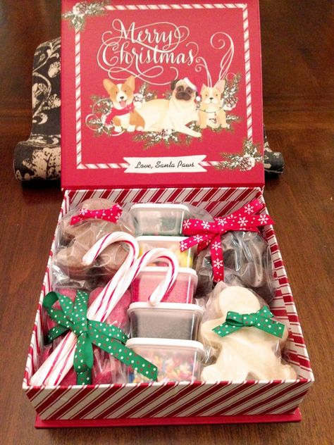 Holiday Cookie Decorating, Diy Christmas Cookies, Christmas Cookies Kids, Christmas Cookies Gift, Diy Gifts For Him, Christmas Baskets, Christmas Cookies Decorated, Holiday Cookie, Christmas Gift Baskets