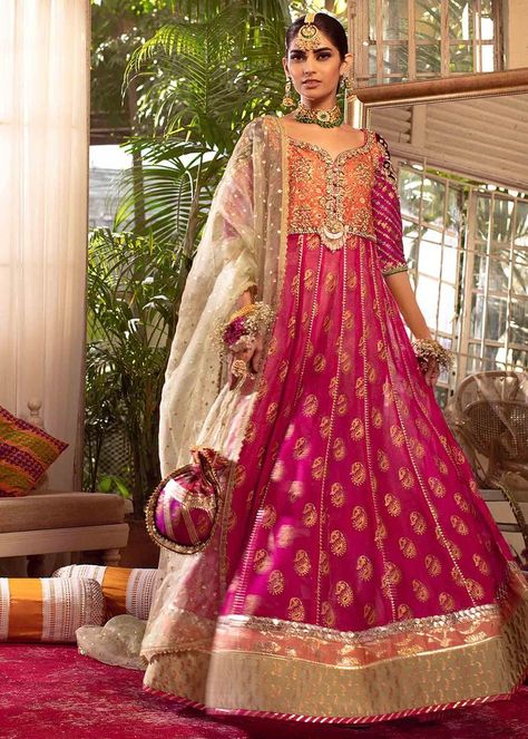 Pishwas Pakistani, Embroidery On Velvet, Silk Thread Embroidery, Zardozi Embroidery, Party Dresses Online, Shocking Pink, Basic Wear, How To Iron Clothes, Thread Embroidery