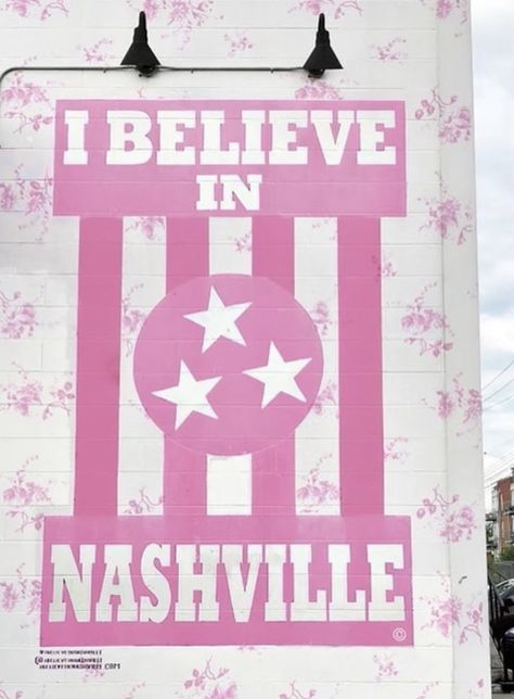 Loveshackfancy Aesthetic, Nashville Aesthetic, I Believe In Nashville, Dorm Inspiration, Nashville Trip, College Stuff, Aesthetic Iphone Wallpaper, Pink Wallpaper, Wall Collage