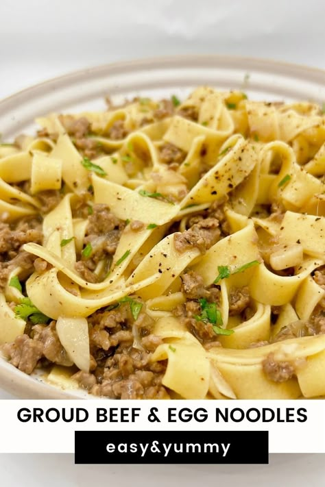 Easy Ground Beef and Noodles Hamburger And Egg Noodles, Side Dishes Beans, Beef With Noodles, Green Spaghetti Recipe, Hamburger Salad, Ground Beef Noodles, Ground Beef And Noodles, Easy Casserole Dishes, Ground Beef Stroganoff