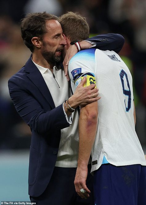 Kane insists England's players are in full support of their boss Gareth Southgate to stay on Al Bayt Stadium, England Players, Gareth Southgate, Wayne Rooney, Harry Kane, Semi Final, Great Team, Best Player, Flower Photos