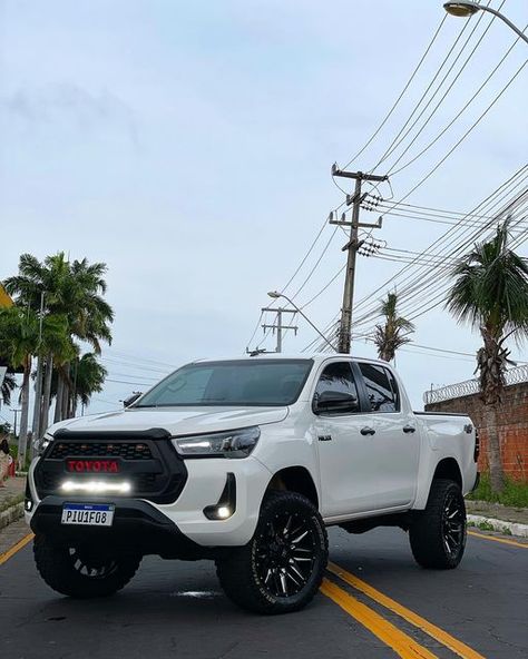 Toyota Pick Up, Toyota Bakkie, Inquilab Zindabad, Hilux 4x4, Toyota Fortuner, Cool Car Accessories, Toyota Tacoma Trd, Tacoma Trd, Drifting Cars