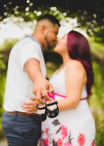 Pregnant Wedding Photos, Exposed Photography, Cute Pregnancy Photos, Maternity Photography Family, Maternity Photo Ideas, Pregnancy Photos Couples, Maternity Clothes Summer, Cute Maternity, Maternity Picture