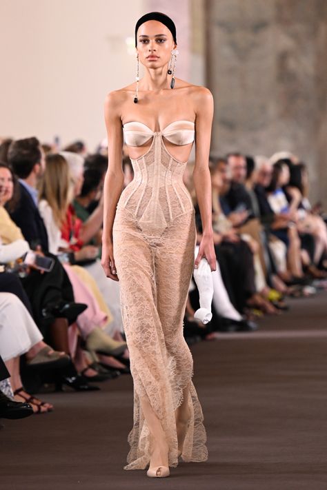 Schiaparelli Couture 2023, Schaperelli Couture 2023, Fall 2023 Style, Couture Dresses 2023, High Fashion Runway Outfits, Schiaparelli Runway, Schiaparelli 2023, Fall 2023 Runway, Schiaparelli Dress