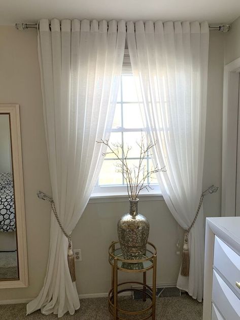 if you are obsessed like me by getting a perfect curtain folds, come see my 5 minutes hack!I will reveal you how I got my curtain neat pleats just by using empty TOILET PAPER HOLDERS. But first, start collecting toilet paper and paper towel holders from everywhere hhhh. I was collecting for months mine and when I did my first curtains I was amazed by the results. Then, I asked my family and even my son’s preschool cleaning lady to gather all the roll holders they can have for me to do… Room Master Bedrooms, Curtains Holder, Sheers Curtains Living Room, Baby Room Curtains, Curtain Holder, Plain Curtains, Room Master, Stylish Curtains, Bedrooms Decor