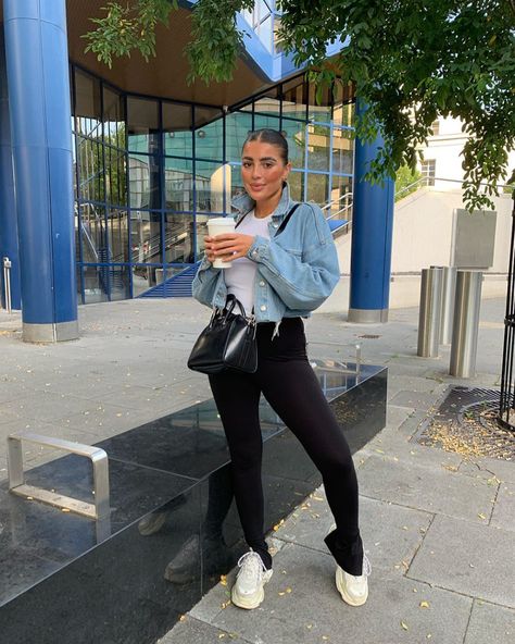 DIONNE CROWE auf Instagram: „Hump day ✌🏽 @webuydesigner“ Dionne Crowe, Fashion Idol, Hump Day, Style Me, What To Wear, Leather Pants, Black Jeans, Outfit Inspirations, Fashion Inspo