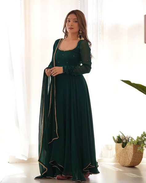 Discover elegance redefined with our Trinaari Green Anarkali Flared Suit Set. Embrace timeless style and grace in this exquisite ensemble. Elevate your wardrobe with sophistication. Shop now at www.trinaari.in.💚✨️ #SundarNaariWithTrinaari Flared Suit, Dress With Dupatta, Plus Size Lehenga, Georgette Maxi Dress, Fancy Lehenga, Green Anarkali, Cutwork Saree, Mirror Work Lehenga, Chic Dressing