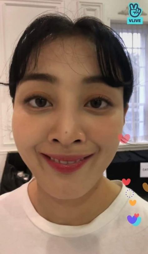 Jihyo Funny, Cursed Twice Images, Out Of Context, Entertainment District, Funny Kpop Memes, Twice Jihyo, Twice Kpop, Cartoon Jokes, Meme Faces