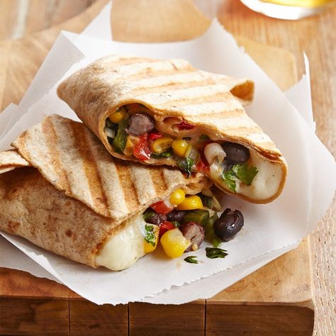 These easy wraps are filled with black beans, corn, red pepper and creamy queso. They cook up quickly in a panini press. Cholesterol Friendly Recipes, Low Cholesterol Recipes, Low Cholesterol, Dinner Plan, Heart Healthy Recipes, Stuffed Sweet Peppers, Quesadillas, Black Bean, Sin Gluten