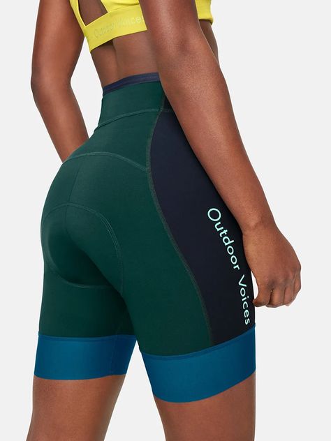 Actually Cute Bike Gear to Wear Now That We All Bike - Brit + Co Hey Siri, Yellow Bra, Womens Cycling Clothes, Biking Outfit, Padded Shorts, Biker Chic, Wind Jacket, Womens Bike, Bike Gear