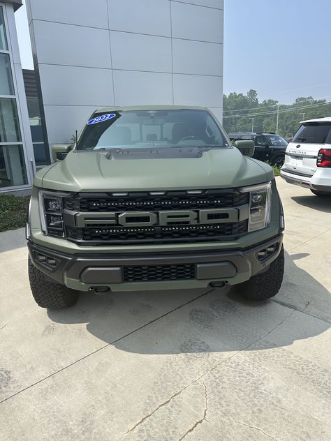 2022 F150 Ford Raptor Most Reliable Suv, Aesthetic Car Accessories, F150 Raptor, Tokyo Drift Cars, Hd Photography, Ford F 150 Raptor, Ford F150 Raptor, Motorcross Bike, Tokyo Drift