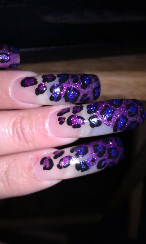 I love Long nails and cute designs. In purple Purple 90s Nails, Y2k Nails Purple And Black, Purple Y2k Nails, Purple Leopard Nail Designs, Animal Print Y2k Nails, Y2k Nails Cheetah, Black And Purple Nails, Purple Y2k, Lepord Print 2000s Nails