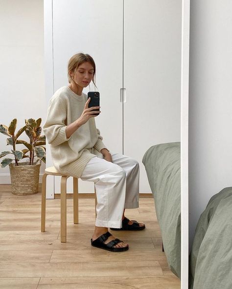 Birkenstock Outfit, Skandinavian Fashion, Pilates Studio, Most Comfortable Shoes, Looks Street Style, Mode Inspo, 가을 패션, Looks Style, Mode Inspiration