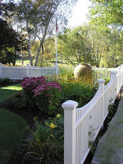 curb appeal landscaping small town | traditional landscape by Woodburn & Company Landscape Architecture ... Gard Modern, Landscaping Around Trees, Front Yards Curb Appeal, White Fence, Front Yard Fence, Low Maintenance Landscaping, White Picket Fence, Diy Outdoor Decor, Fence Landscaping