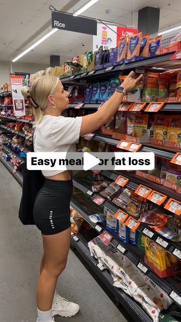 HOLLY | WOMEN’S WEIGHT LOSS COACH on Instagram: "EASY SUPERMARKET MEALS FOR FAT LOSS

Trying to lose fat?
Forgot your lunch for work?

Instead of using it as an excuse to grab some takeaway or Uber eats - get one of these options!

There are so many super easy high protein, lower calorie meal options that require no cooking!

Save this for later ↗️

If you want make fat loss easy and enjoyable - join our @findyourbalancecoaching 8 Week Challenge! We start this Monday. Comment CHALLENGE and I’ll send you the link to join ⬇️" Volume Eating For Fat Loss, Meals For Fat Loss, Fat Loss Meals, Lunch For Work, Health Lunches, 8 Week Challenge, Protein Lunch, Meal Options, Week Challenge