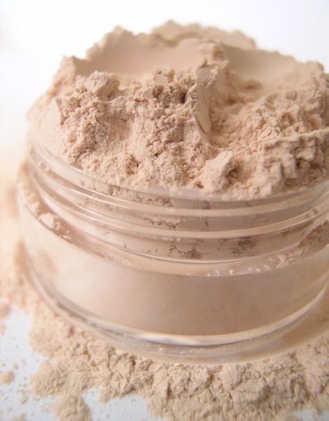 Powder Aesthetic, Feather Veil, Kosmetyki Mary Kay, Translucent Setting Powder, Makeup Powder, Mineral Makeup, Mineral Foundation, Beauty Products Photography, Homemade Face