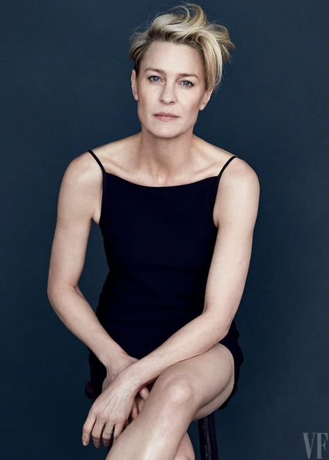 Robin Wright Hair, Claire Underwood Style, Claire Underwood, Robin Wright, House Of Cards, Film Tv, Vanity Fair, Fine Hair, Beautiful People