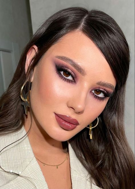 Purple Makeup Looks, Maquillage On Fleek, Purple Smokey Eye, Formal Makeup, Eye Makeup Pictures, Purple Makeup, Fancy Makeup, Makeup Pictures, Perfect Makeup