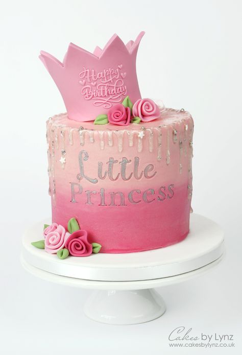 Princess Cake Decoration, All Pink Cake, Kids Cake Ideas Girl, Princess Cake Ideas, Pink Princess Cake, Birthday Cake Tutorial, Cake Princess, Princess Cakes, Pink Birthday Cake