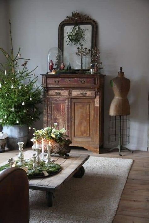 Homespun Christmas, Muebles Shabby Chic, Scandinavian Winter, Decoration Inspiration, Magical Christmas, Ideas Home, Christmas Deco, Christmas Decorating, Christmas Inspiration