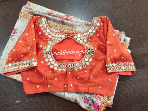 Square Mirror Work, Ethnic Outfits Indian, Blouse Mirror Work, Mirror Work Saree Blouse, Outfit Indian, Mirror Work Saree, Mirror Work Blouse Design, Bridal Blouses, Mirror Work Blouse