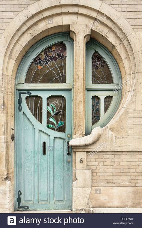 6 Rue du Lac, (1903-1907), c2014-2017. Stock Photo Retro Door, Portico Design, Unique Window, Wood Exterior Door, Gorgeous Houses, Window Ideas, Entry Way Design, Round Door, Unique Doors