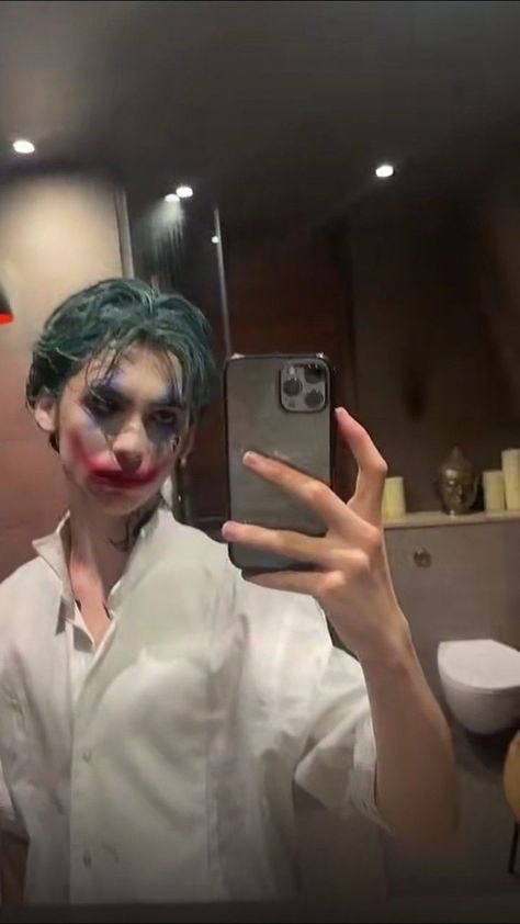 ✅⬆️CLICK⬆️LINK Shop🎃 . #Guys_Halloween_Makeup #Boy_Halloween_Makeup #Outfit_For_Guys #Joker_Halloween_Makeup Halloween Makeup Beautiful, Boys Clown Costume, Guys Halloween Makeup, Boy Halloween Makeup, Halloween Makeup Cute, Outfit For Guys, Mens Halloween Makeup, Joker Halloween Makeup, Outfit Guys