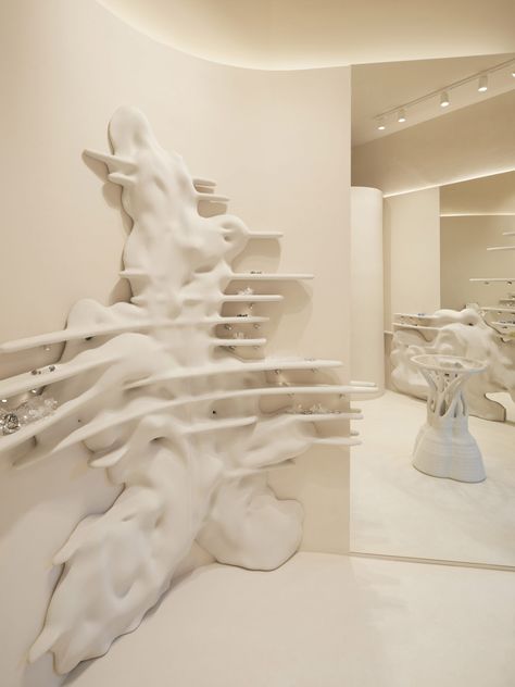 External Reference creates 3D-printed organic displays for La Manso store 3d Printing Store, Modular Display, Jewelry Store Design, 3d Printed Objects, Sustainable Clothing Brands, Patricia Urquiola, Interior Concept, Workplace Design, Store Design Interior