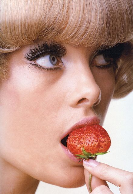 Pablo Manzoni, Edie Sedgwick, Olivia Hussey, Real Techniques Brushes, Jean Shrimpton, David Bailey, Swinging London, Fruit Photography, Sharon Tate