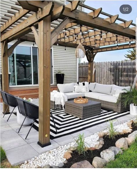 Blinds Diy, Outdoor Patio Designs, Cozy Patio, Backyard Remodel, This Old House, Backyard Inspo, Backyard Living, Outdoor Decor Backyard, Backyard Makeover