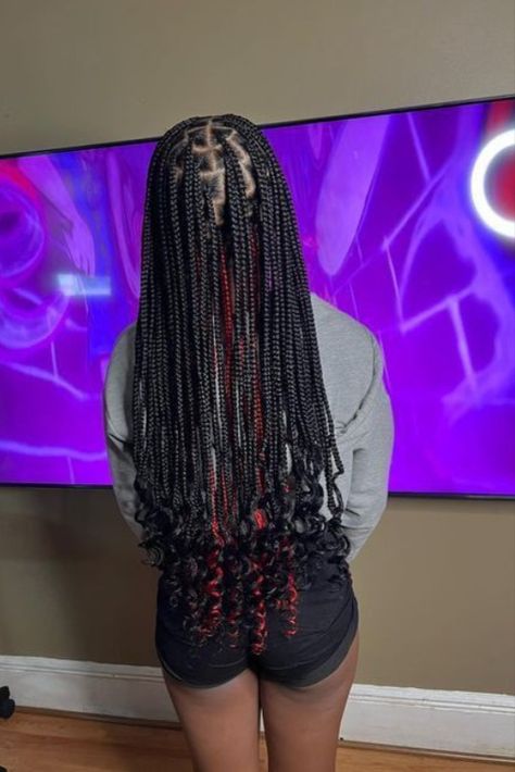 Peekaboo Knotless Braids Medium, Curled Knotless Box Braids, Peekaboo With Curls, Red Peekaboo Braids With Curls, Red Peekaboo Box Braids With Curls, Peekaboo Knotless With Curls, Knotless Boxbraids Medium With Curls, Medium Knotless With Curls At The End, Red And Black Knotless Braids With Curls