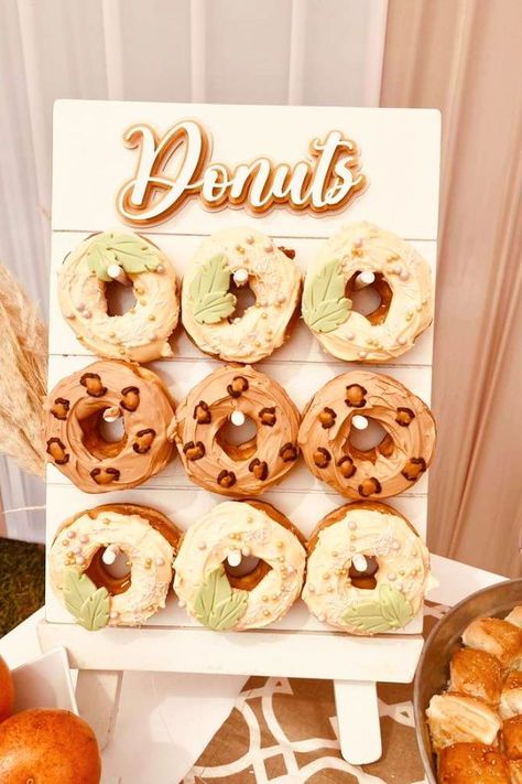 Take a look at this cool Lion King party! The donuts are awesome!! See more party ideas and share yours at CatchMyParty.com Birthday Lion King, Lion King Party, Jungle Safari Party, Animal Cakes, Donut Party, Boho Party, Jungle Party, Safari Party, Jungle Safari