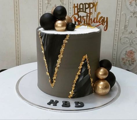 Male Cake Designs Birthday, Male Cakes Birthday Men, Simple Male Birthday Cake, Luxury Cake For Men, Cakes For Males, Modern Birthday Cakes For Men, Cake For Men, Cake Designs For Boy, Elegant Cake Design