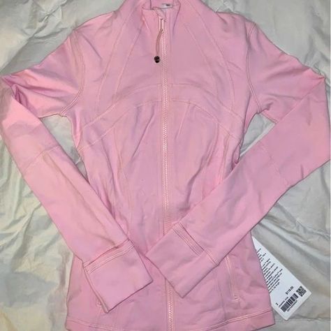 Lulu Outfits, Short Puffer Jacket, Street Jacket, Lululemon Pink, Lululemon Outfits, Define Jacket, Strawberry Milkshake, Lululemon Jacket, Cute Preppy Outfits