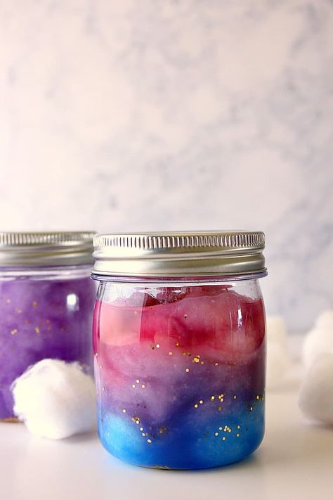 DIY Room Decor: Galaxy in a Jar - easy and fun project you can make with a jar, paint and cotton balls. Great decoration for your desk or side table! Diy Galaxie, Galaxy In A Jar, Galaxy Room, Galaxy Jar, Diy Galaxy, Dekor Diy, Healthy Dog Treat Recipes, Painted Jars, Cotton Balls